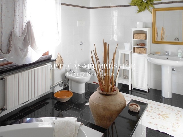 Parabiago, Lombardia, 6 Stanze da Letto Stanze da Letto, 6 Stanze Stanze,4 BathroomsBathrooms,Villa,Vendita,1007