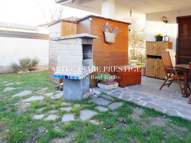 Parabiago, Lombardia, 6 Stanze da Letto Stanze da Letto, 6 Stanze Stanze,4 BathroomsBathrooms,Villa,Vendita,1007